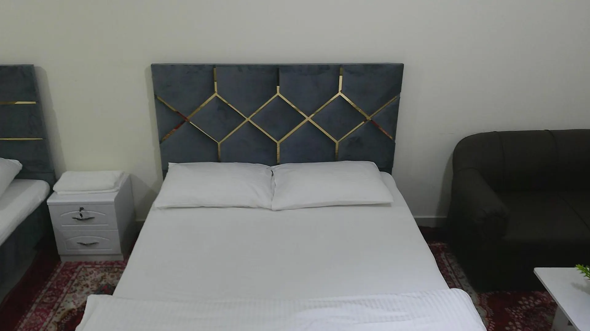 Ruby Star Hostel Dubai F2