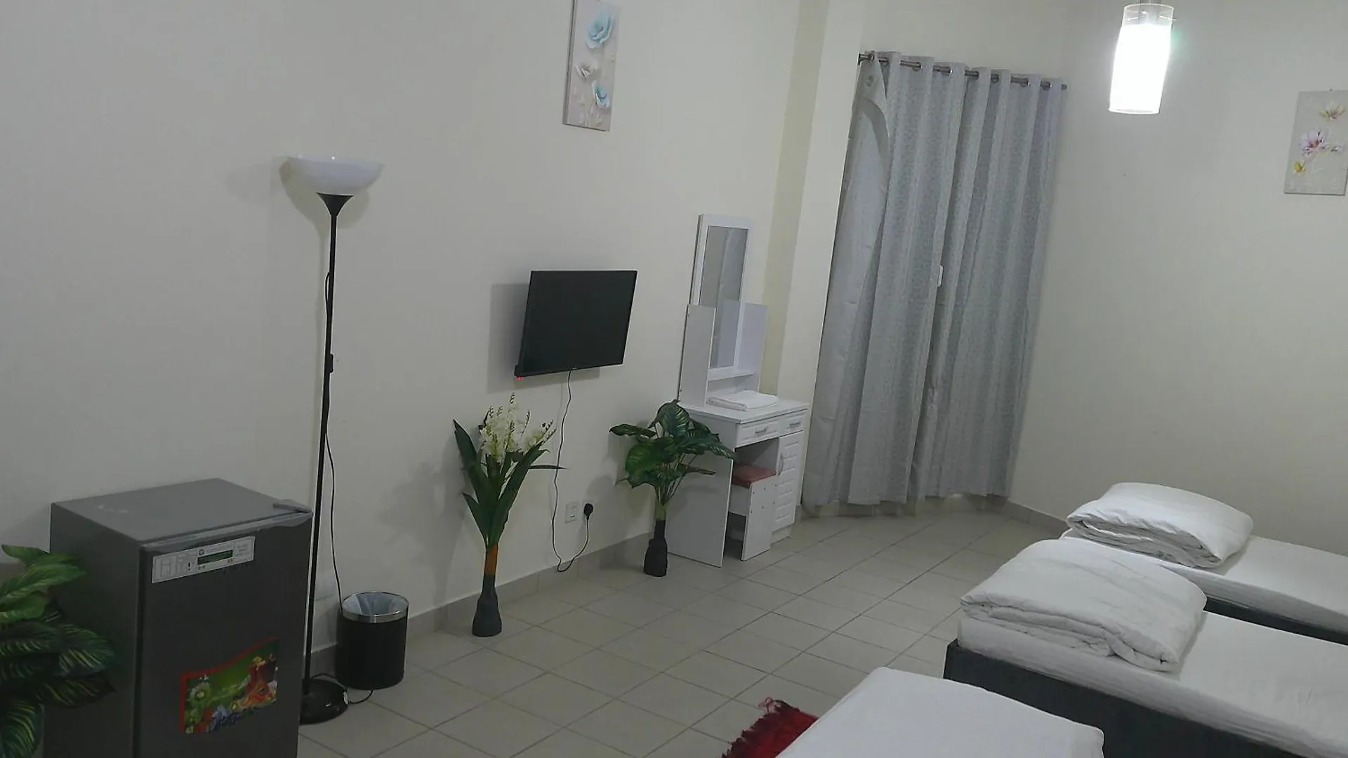 Ruby Star Hostel Dubai F2