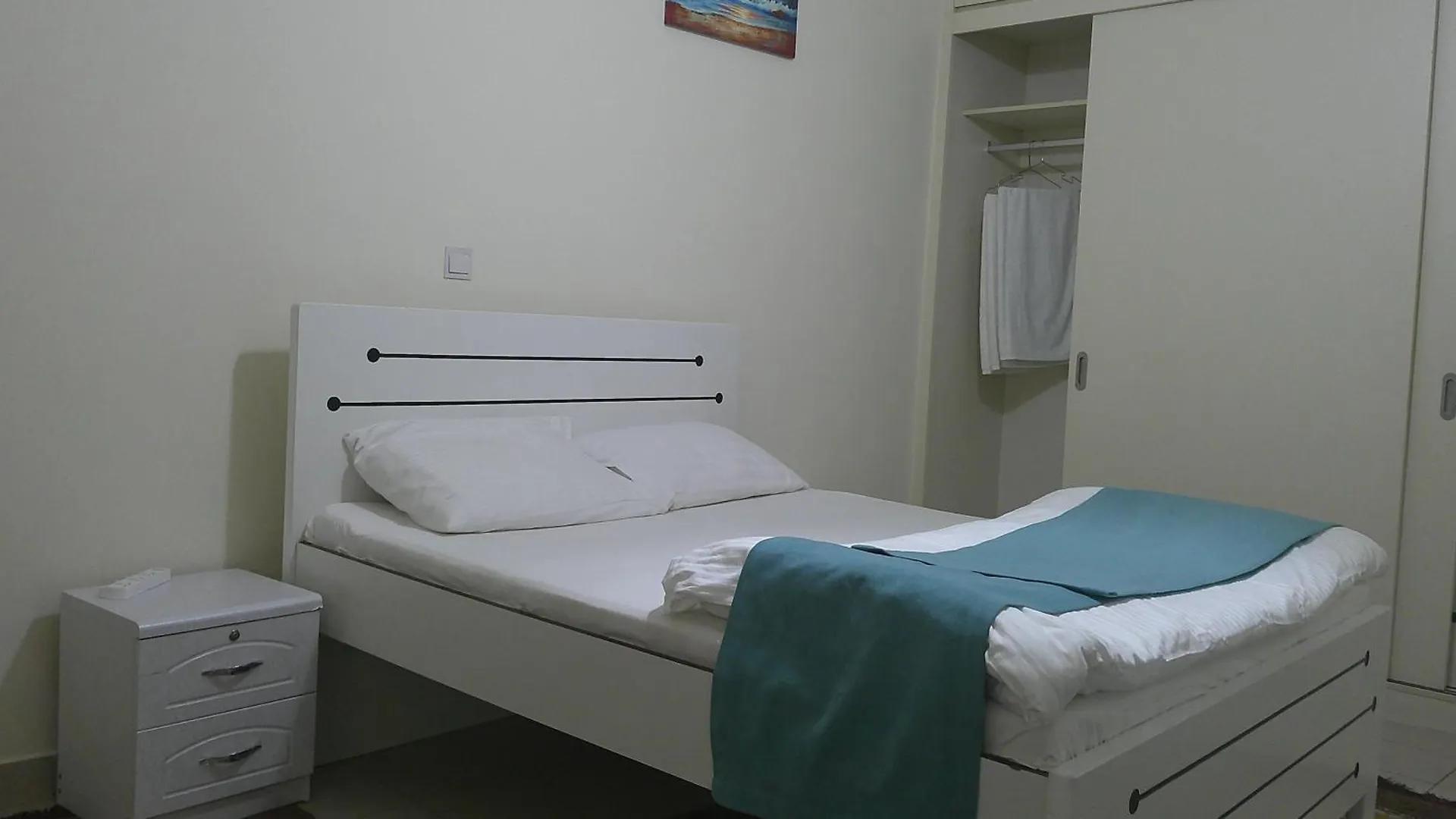 Ruby Star Hostel Dubai F2