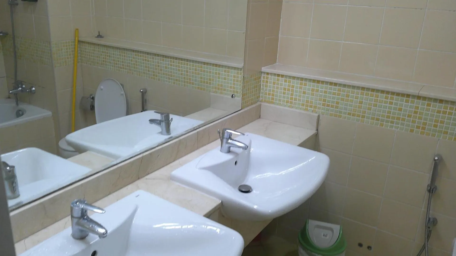 Ruby Star Hostel Dubai F2 0*,
